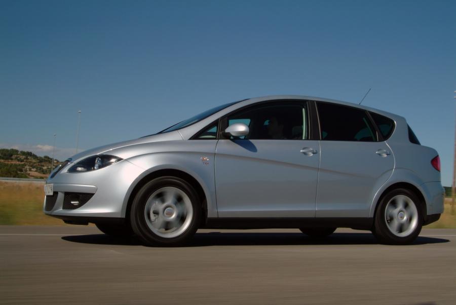  Seat Toledo 2004 года  (фото 42 из 110)